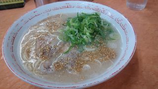 安い、旨い、正統派長浜ラーメン