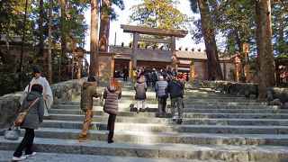 伊勢神宮 内宮は、おかげ横丁の人混みがものすごい