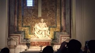 人が多く遠くから見た