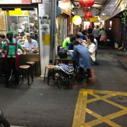 台北駅からすぐ、路地裏にある地元民で賑わう牛肉麺店
