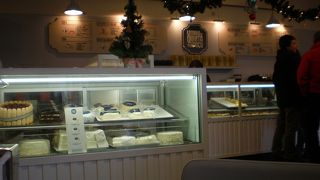 生クリームのボーラ・デ・ベルリンがおいしいです。