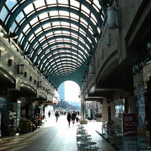 休憩用のテーブルとイスがあって助かりました。