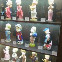 各国のローズちゃんが展示されていました。