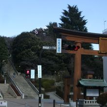 本殿までの階段がきついです