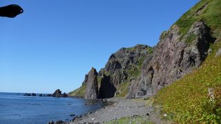 静かな雰囲気の海岸です