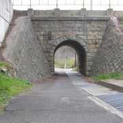 旧讃岐鉄道時代の今や忘れ去られようとしている鉄道施設の遺構です