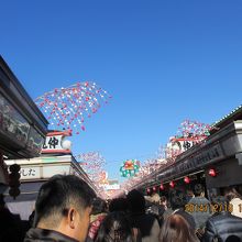 仲見世は激混み