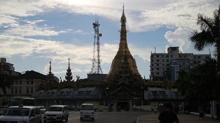 ラウンドアバウト内