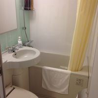 客室のバス・トイレは狭いですが、大浴場があるので、こちらは利