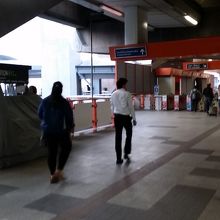パヤタイ駅です。ＢＴＳからの乗り換えが可能です