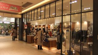 駅の中とは思えないほど広くて楽しいです。