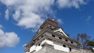 「虹の松原」と「唐津湾」が一望できます