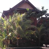 新館の目の前にはプール