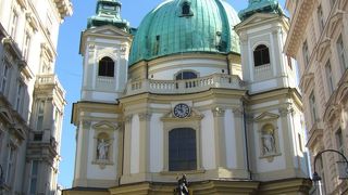 内部装飾が美しい