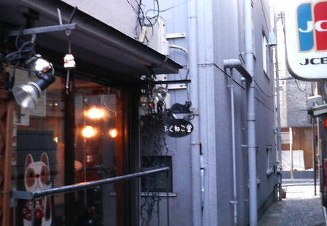 神楽坂の路地裏に隠れた猫グッズの店