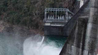 瀞峡の上流の緑あふれるダム