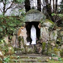 洞窟のマリア像