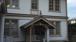 建物を見る博物館