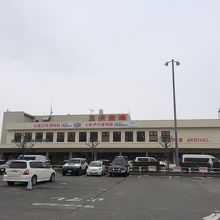 ひっそりとしたローカル空港です。