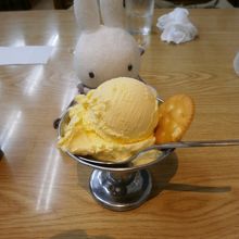 自家製のアイスクリームです。