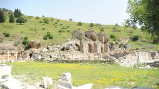 南入口を入ってすぐにあります