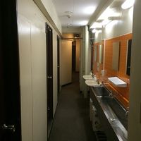 廊下の洗面所