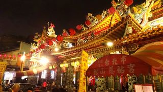 きらびやかな外観