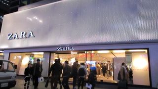 ZARA  西面店　　とても買い物しやすいレイアウト