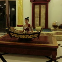 ロビーで1日に何回か木琴を演奏していました