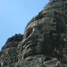 南大門の菩薩像