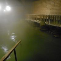 露天風呂　お湯はこんな色