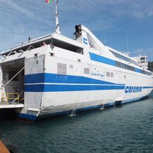 これは高速フェリーです。