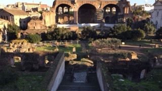 ローマの中心地の古代遺跡