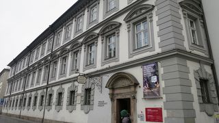 教会と隣接しているチロル郷土博物館