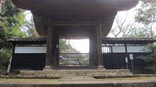 夏目漱石も参禅した円覚寺の塔頭 一般の方は入れません