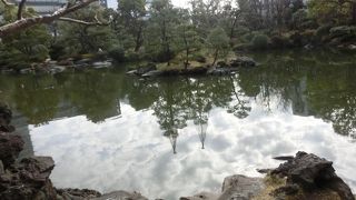 小粒だが心地よい庭だ