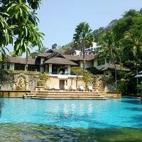 プール。奥にはSPAがあります。