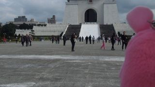 日本にはない、スケールの建物