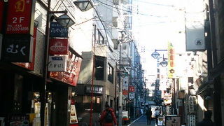 四ッ谷駅近くの路地裏の飲み屋街