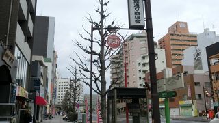 チャンコ料理屋が並ぶ