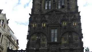 塔と言うより門