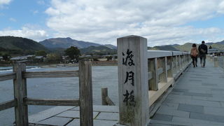 常に観光客で混雑しているスポット