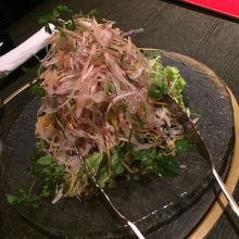 サラダ、山盛りです