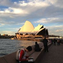 夕方のオペラハウス