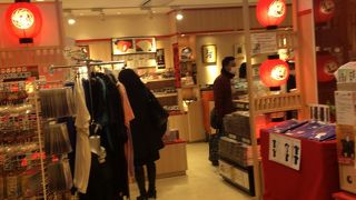 木挽町広場の中にあるお土産店