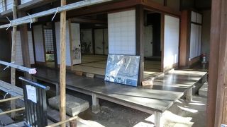 外からだけですが見学道があります