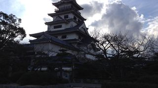 堀に海の水を引き込んだ名城・今治城