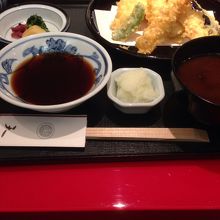 今回はテーブル席のランチ