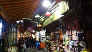 お店がぎっしりです