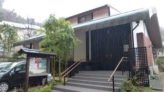 やや不便な場所ですが…